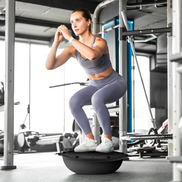 Балансувальна півсфера Gymtek G-42644 Чорна &ndash; тренажер для балансу, силових і кардіо вправ вдома 5905884426449 фото