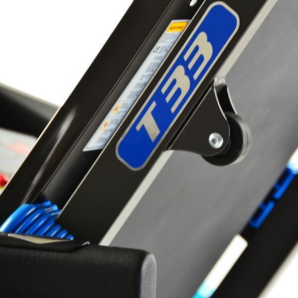 Бігова доріжка FitLogic T33 &mdash; стиль, потужність і комфорт у кожному кроці T33 фото
