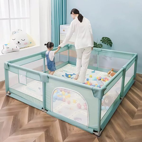 Дитячий манеж Terrio Classic XL 180х200 см Сірий з двома ручками і 60 різнокольоровими м'ячами TQ-312G фото